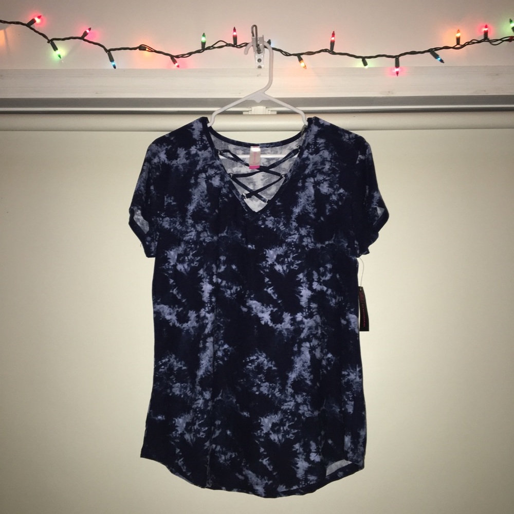 NWOT No Boundaries Blue Acid-Wash T-shirt